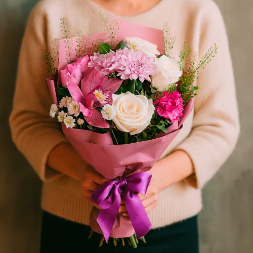 Цветочный букет «Розовый венец»